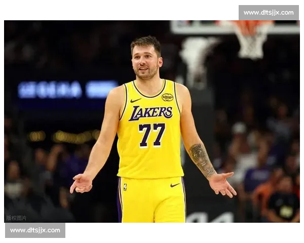 湖人噩耗三连!东契奇伤缺一周 仅 9 人可战 湖人噩耗三连!东契奇伤缺一周 仅 9 人可战