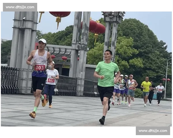 小镇运动会开跑:在汗水中拥抱美好生活 小镇运动会开跑:在汗水中拥抱美好生活